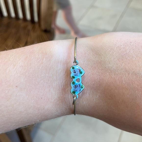 Floral earring and bracelet set - Picture 6 of 7